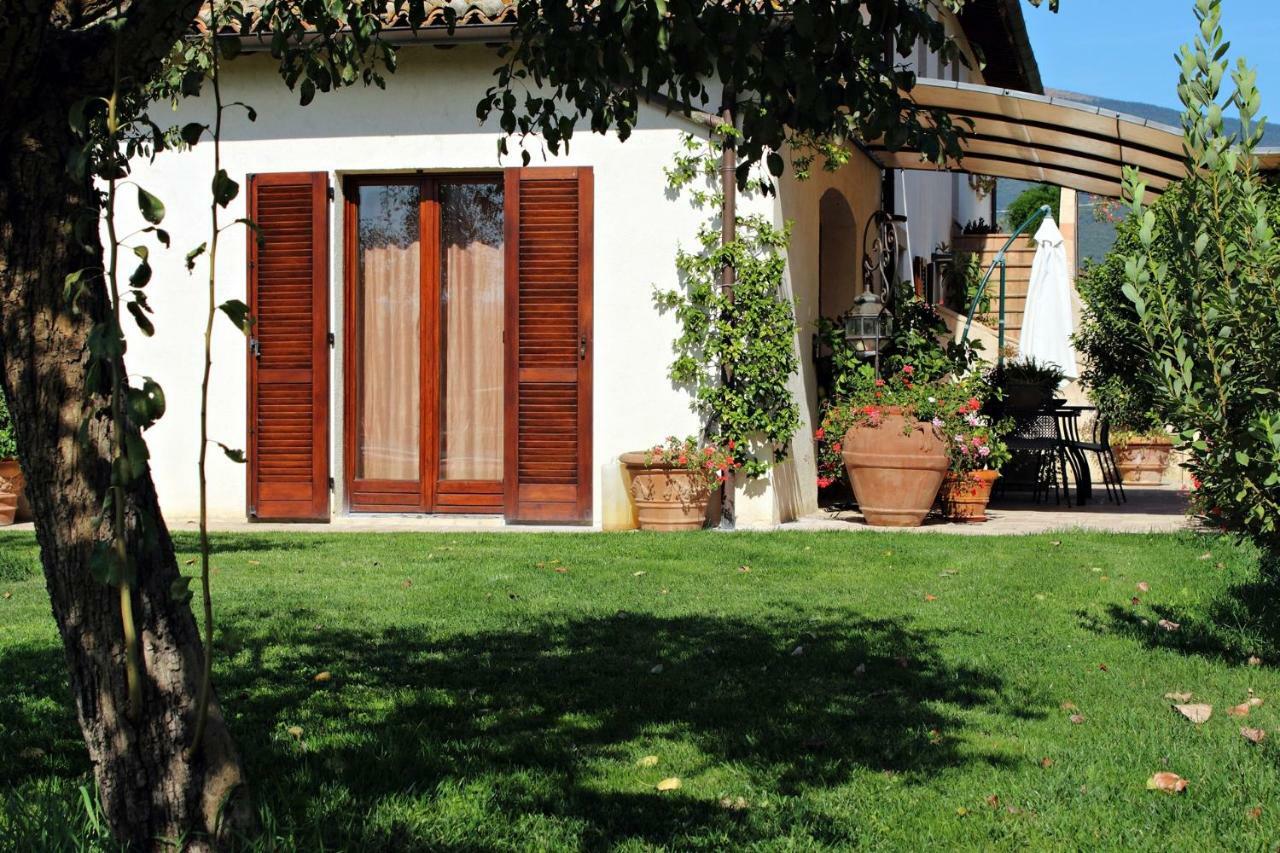 Agriturismo Il Barco Спелло Екстер'єр фото